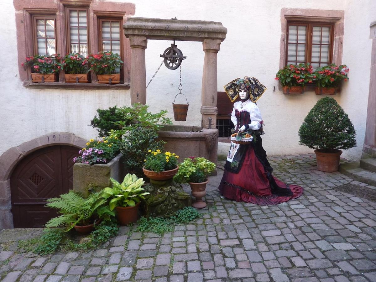 Adrihof A Riquewihr, Cour De L'Abbaye D'Autrey Bed & Breakfast Eksteriør bilde